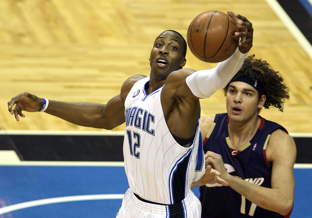 开云体育下载-在NBA全明星周末前拿到至少140前场板+140帽！00年至今仅有11人次