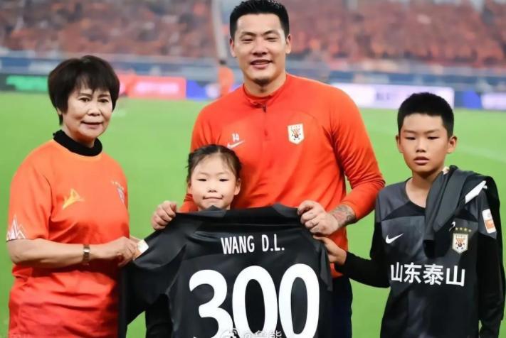 开云-大连英博门将位置或迎来新大鱼首秀，踢上港就将亮相，值得期待